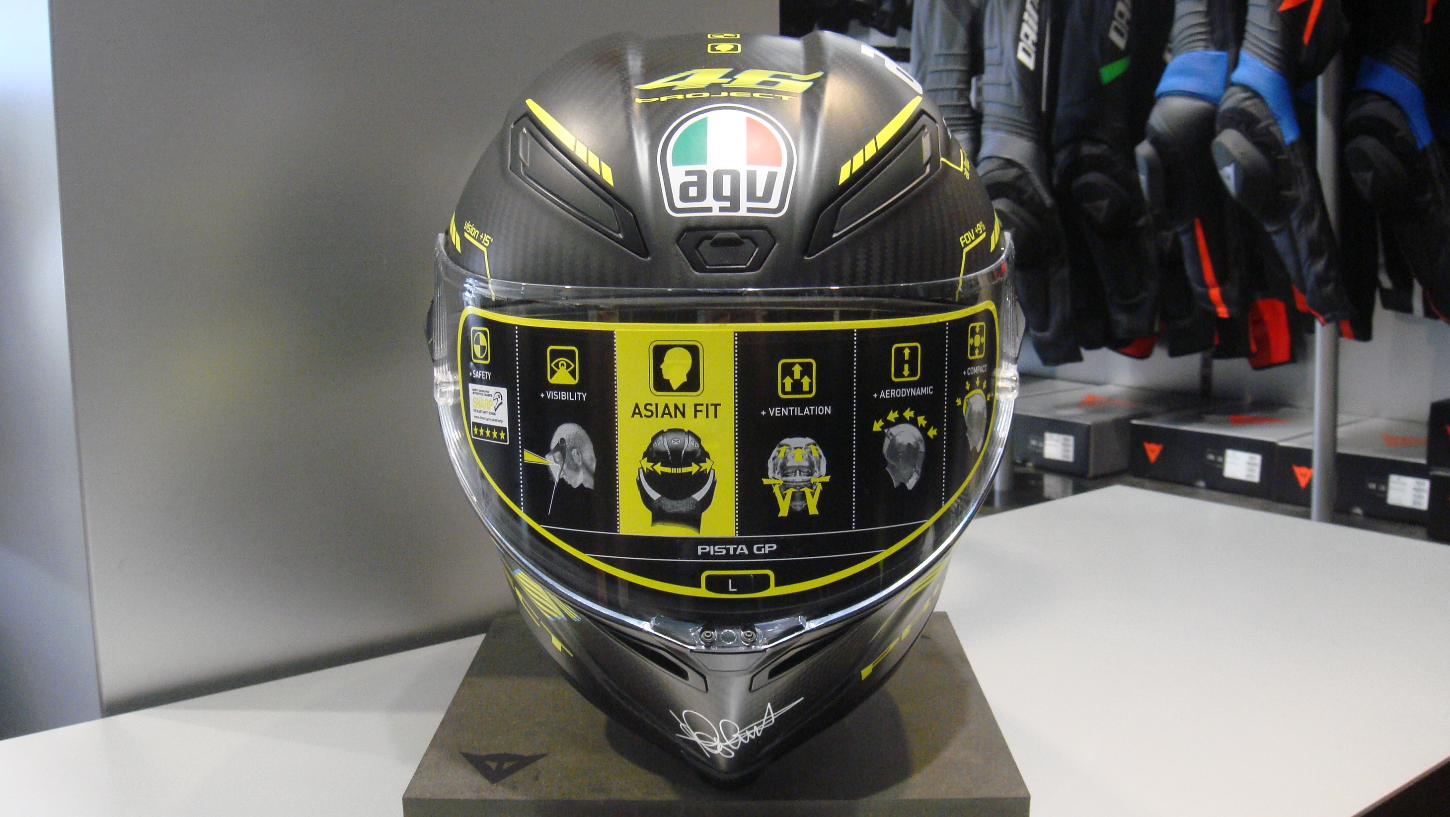 AGVヘルメット PistaGP/CORSAのご試着用のサンプルが届きました♪