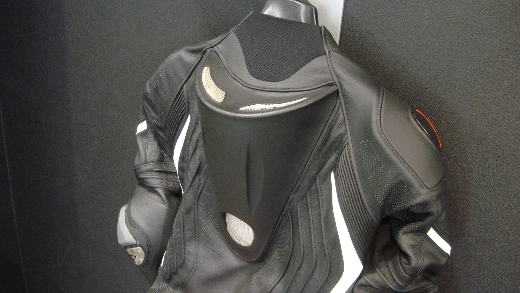 一番人気のレーシングスーツのご紹介♪