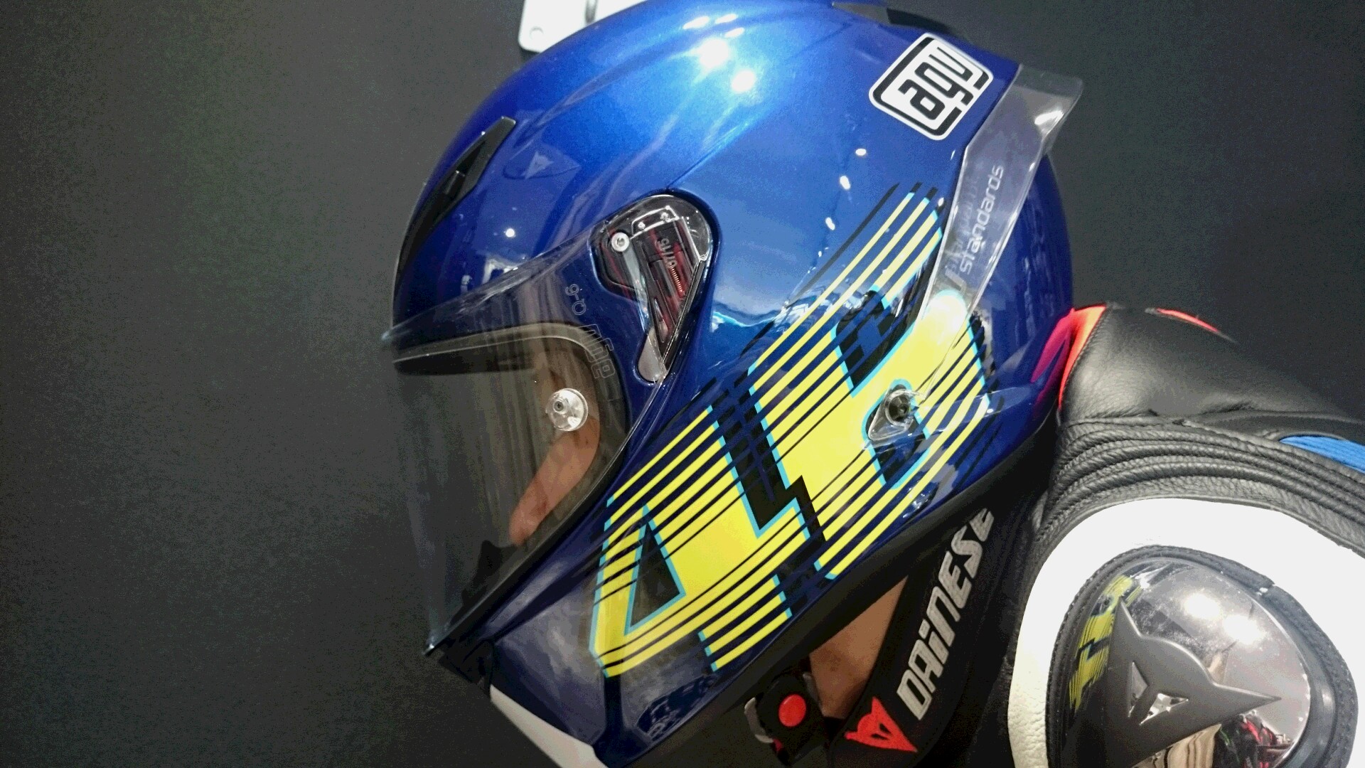 AGVヘルメット PistaGP/CORSAのご試着用のサンプルが届きました♪