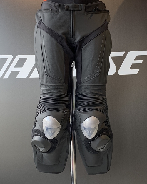 Dainese ダイネーゼ レザーパンツ-