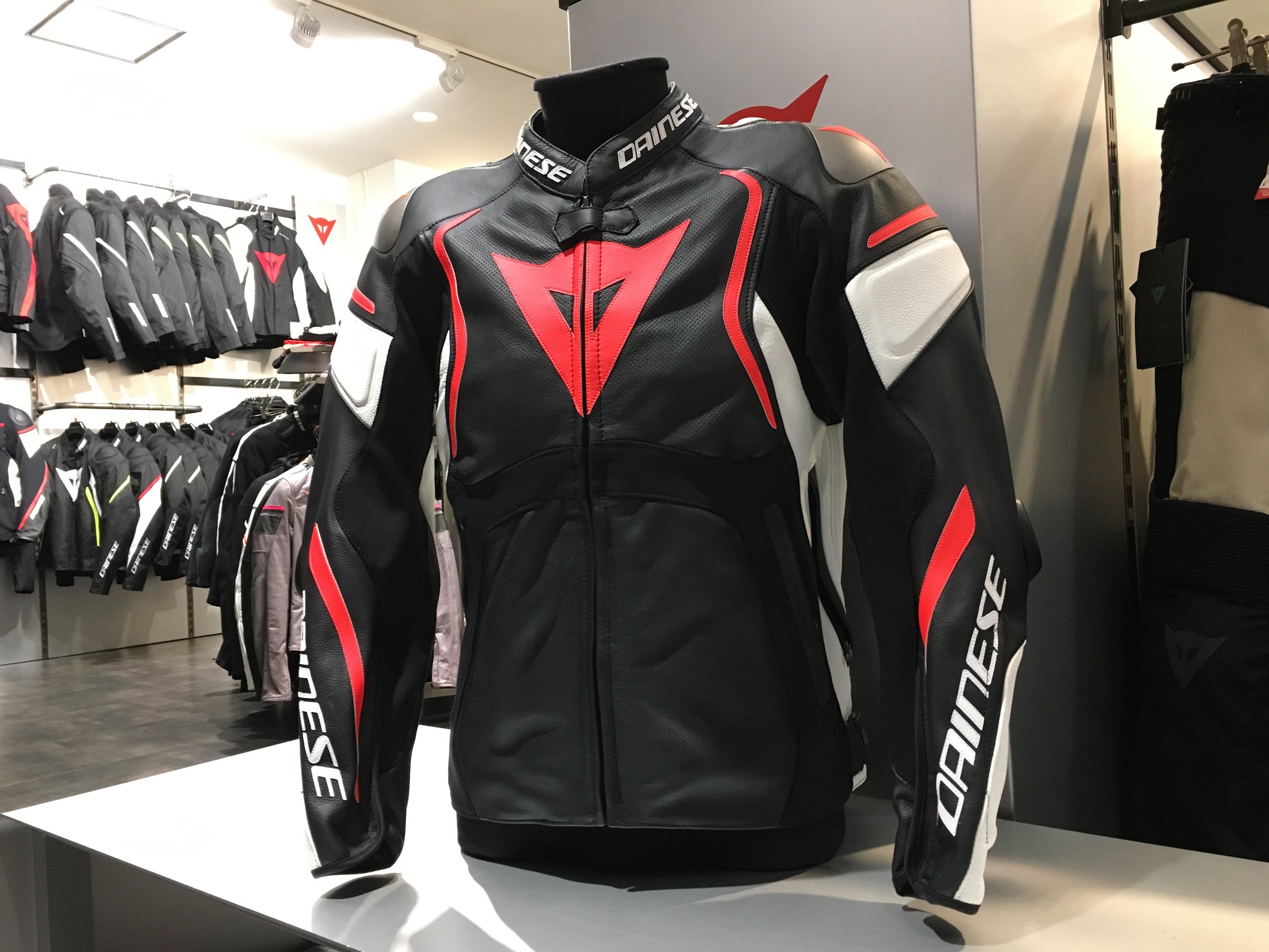 DAINESE ダイネーゼ レザージャケット-