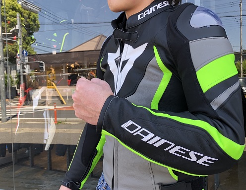 以下公式ホームページから引用Dainese avro4 レザージャケット