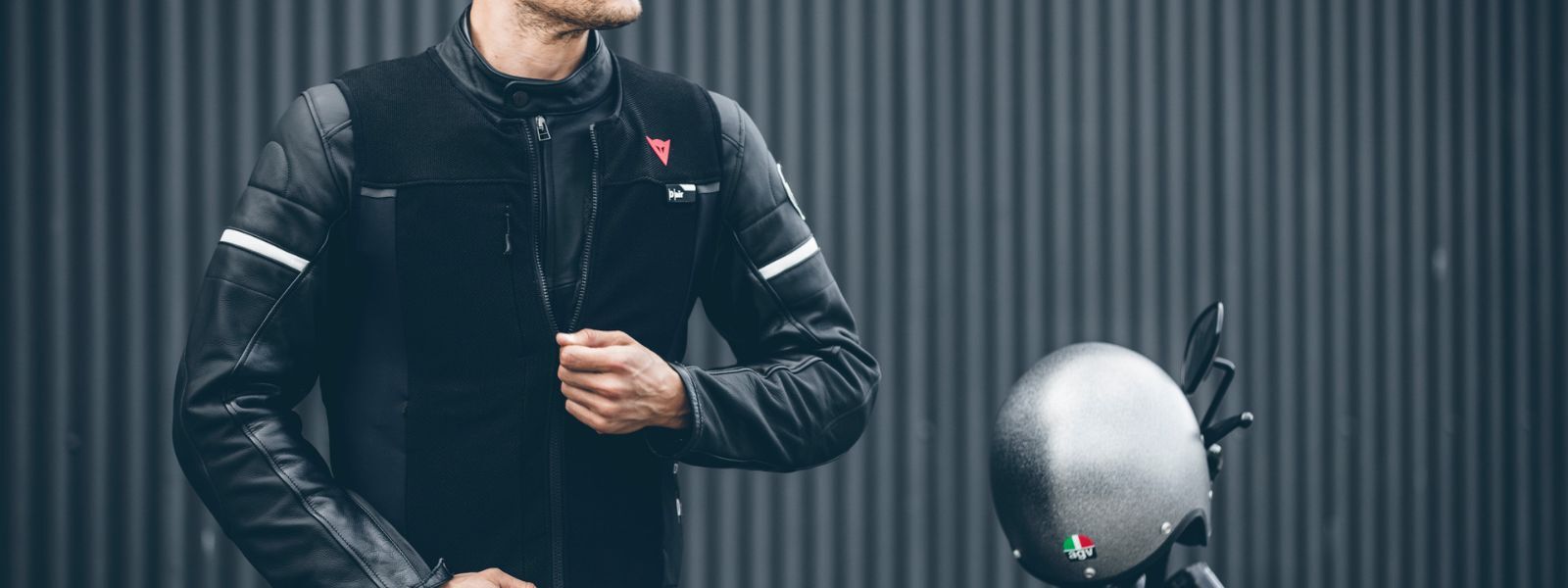 普段着スタイルに、安全で気軽に装着できるおすすめバイクプロテクター