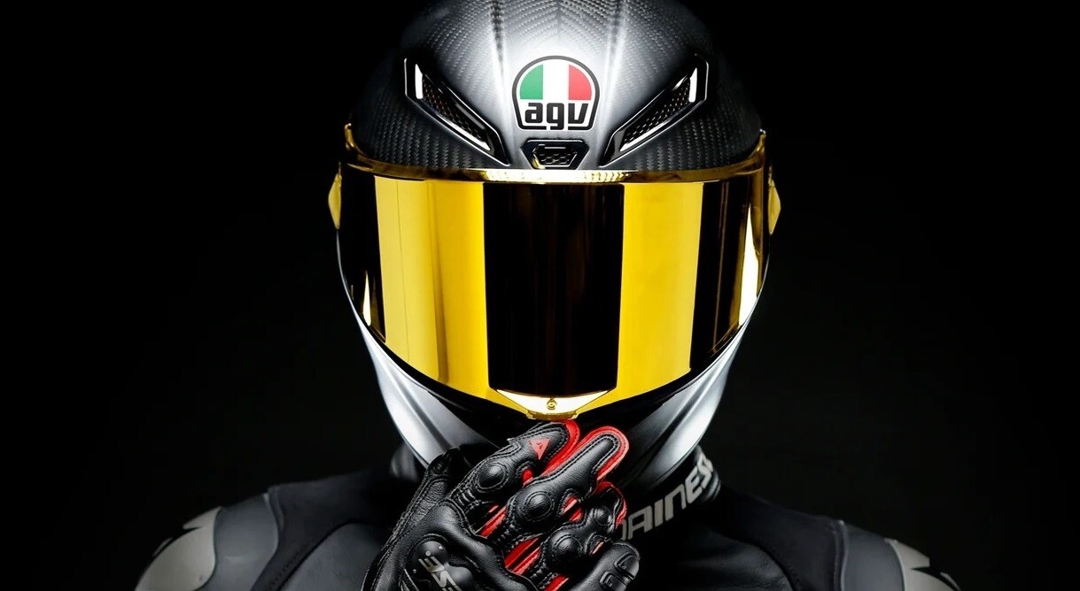 MotoGPライダーも愛用するAGV最高峰モデル【PISTA GP RR】
