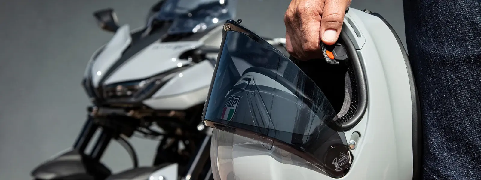 ヘルメットのシールドの選び方とおすすめ