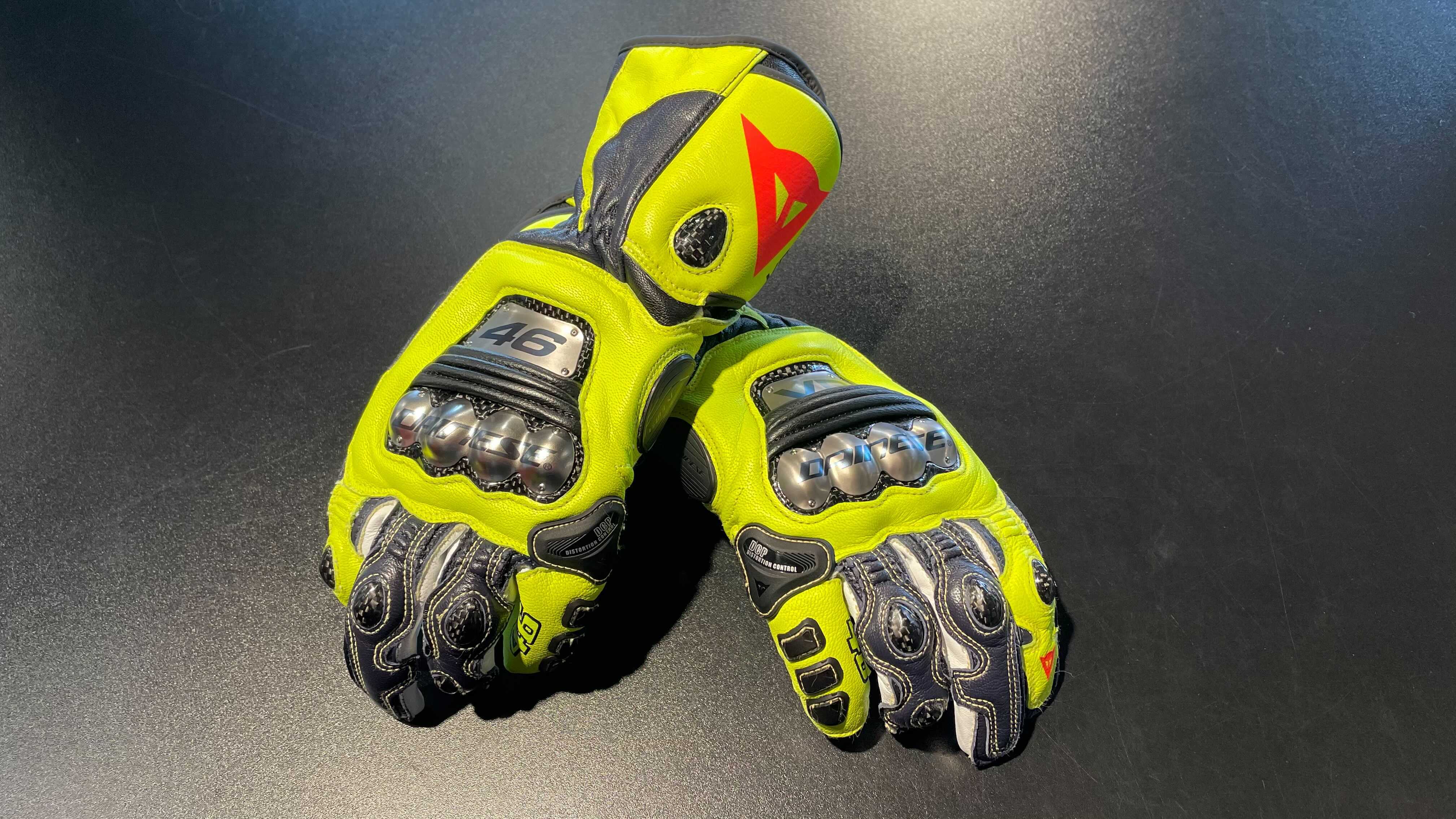 V.ロッシ選手のレプリカグローブのご紹介【FULL METAL 6 REPLICA VALENTINO GLOVES】