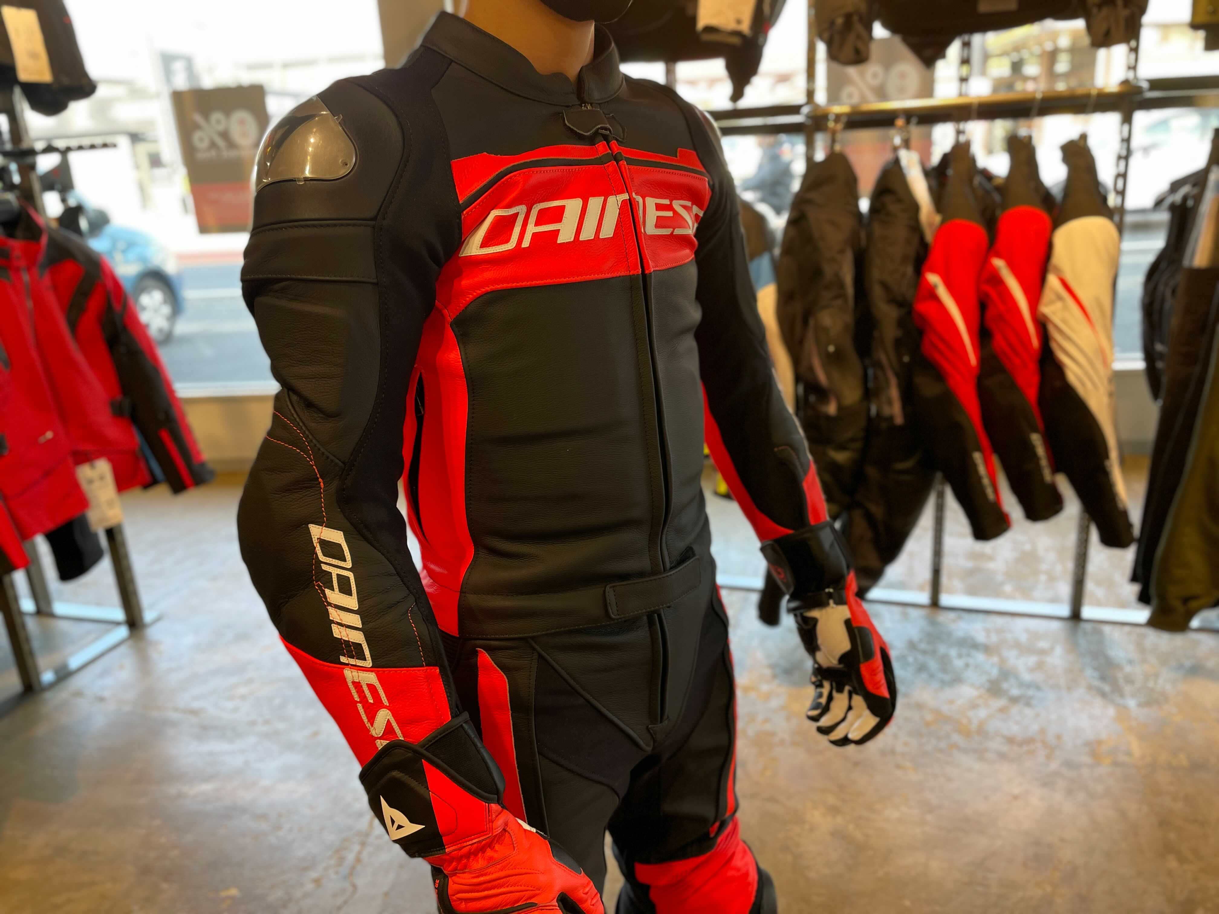 【MISTEL 2PC SUIT】 新作2ピーススーツで合わせるスポーツスタイル