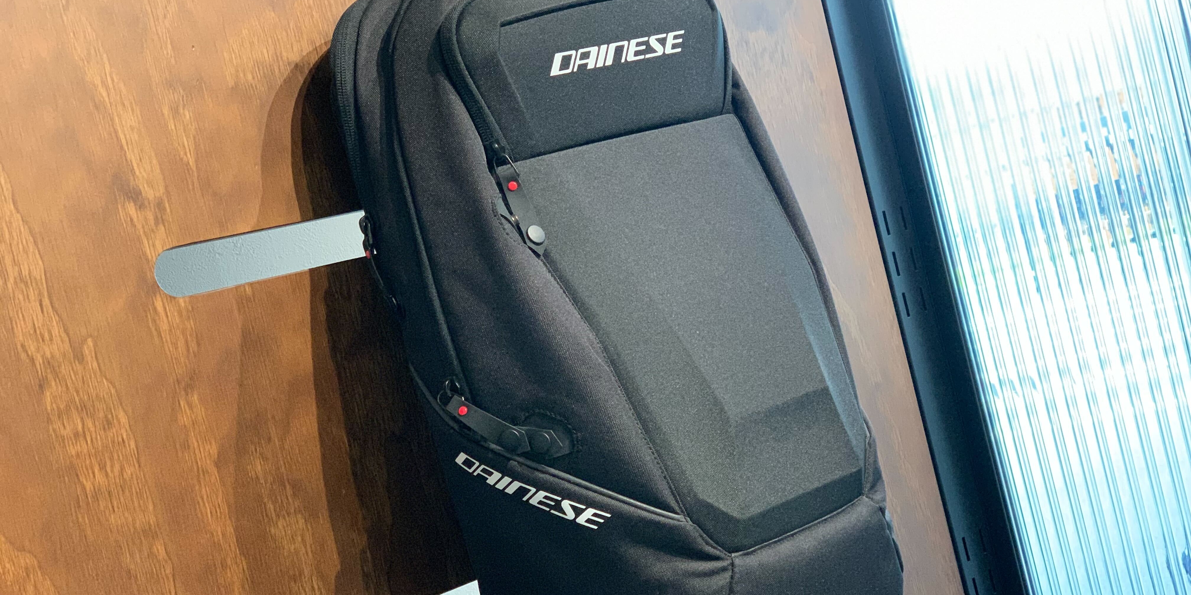 ビジネスにも最適！シルエットも機能性もスマートなバックパック