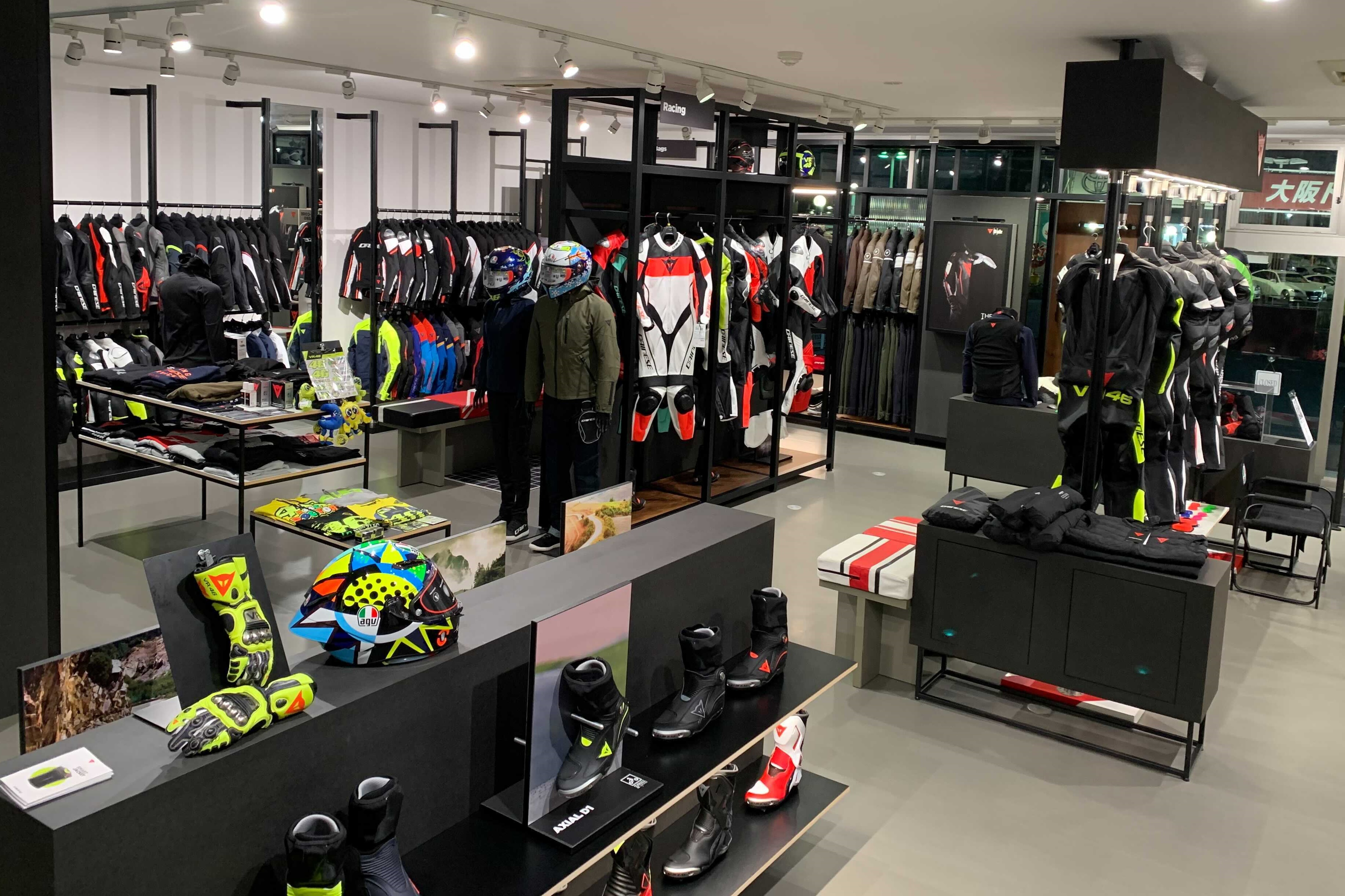 ダイネーゼ大阪箕面へ車・バイクでのアクセスと店内の紹介
