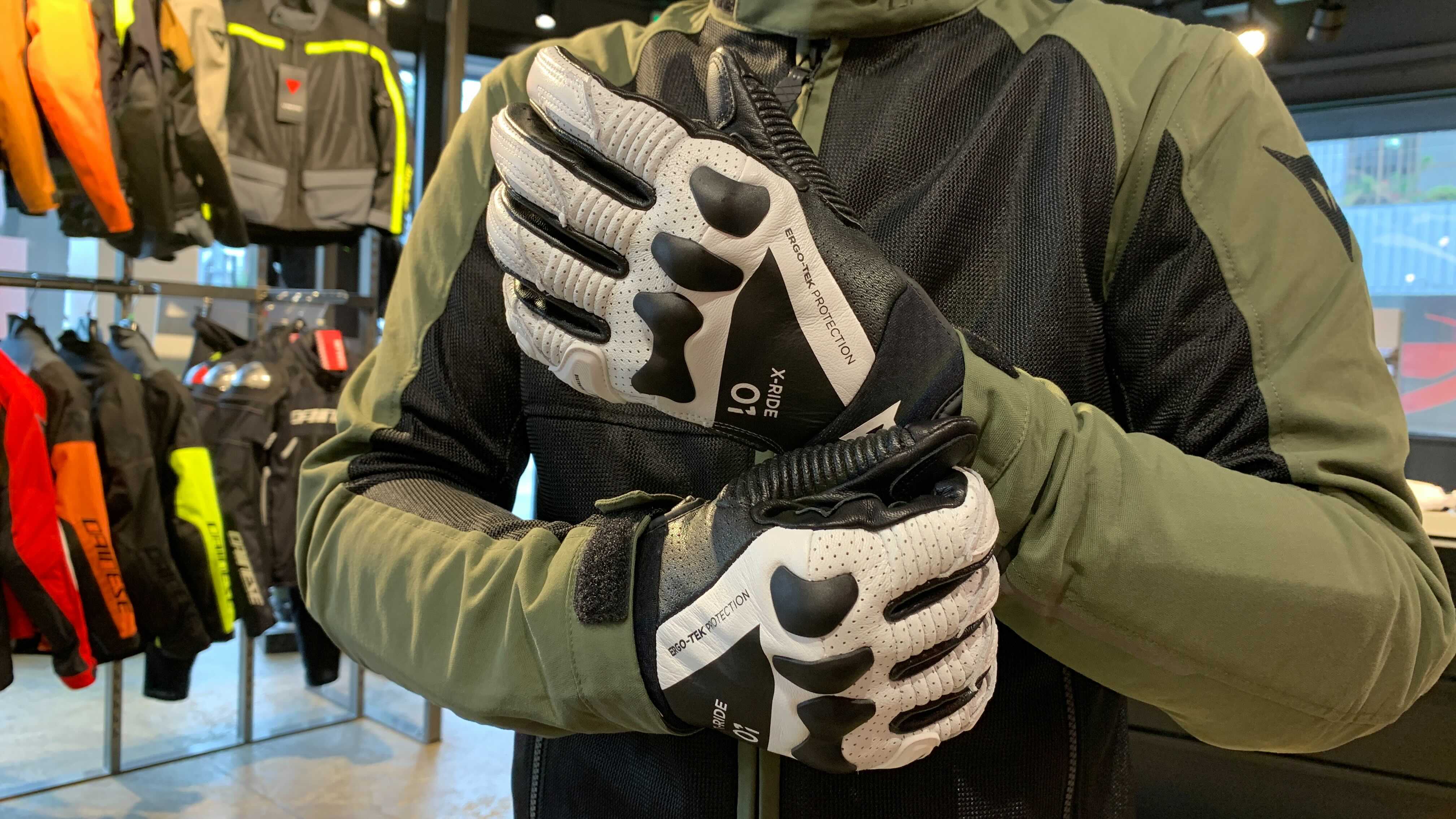 新作ショートレザーグローブ