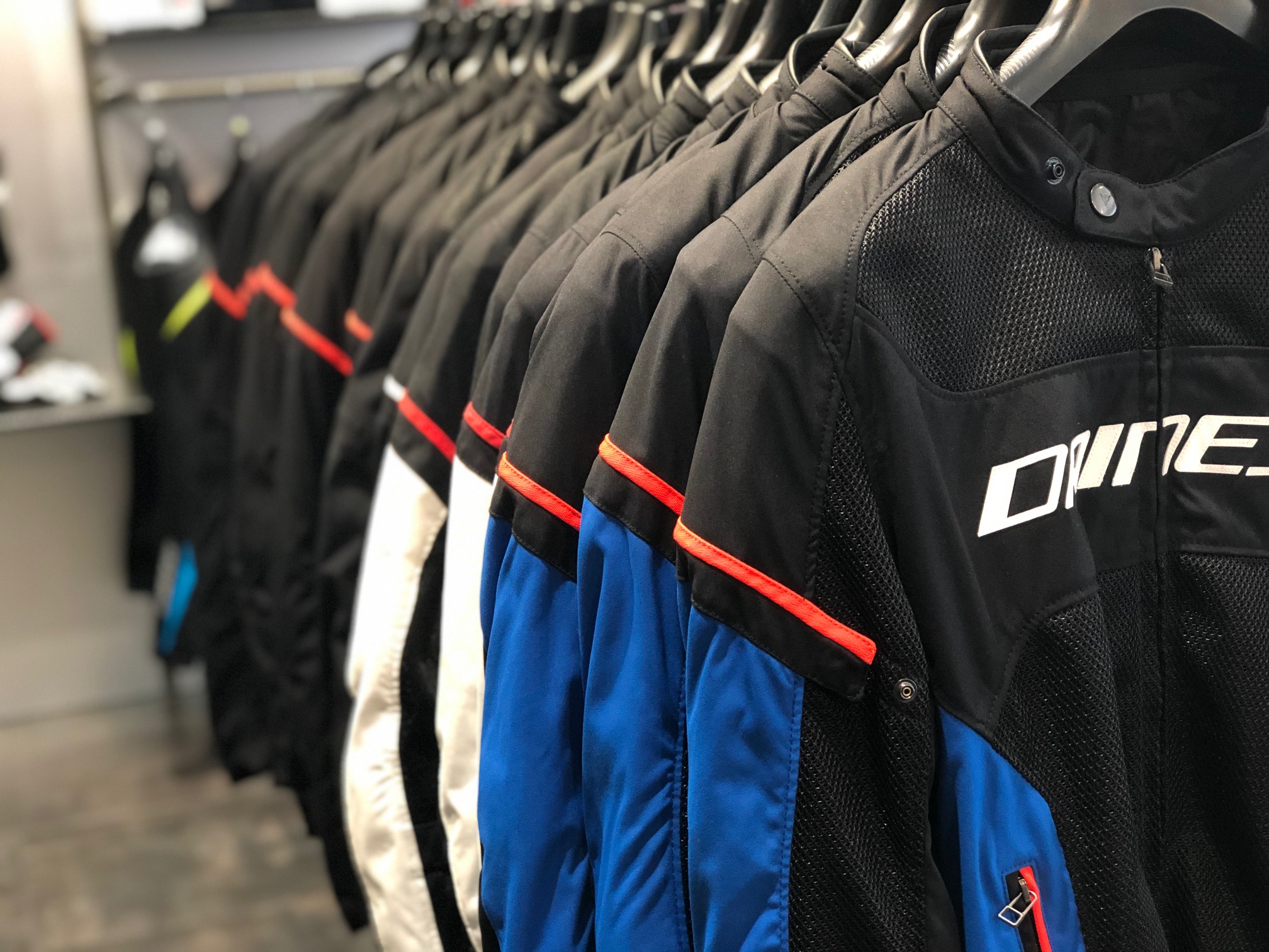 夏に活躍するメッシュジャケット【AIR FRAME D1 TEX JACKET】