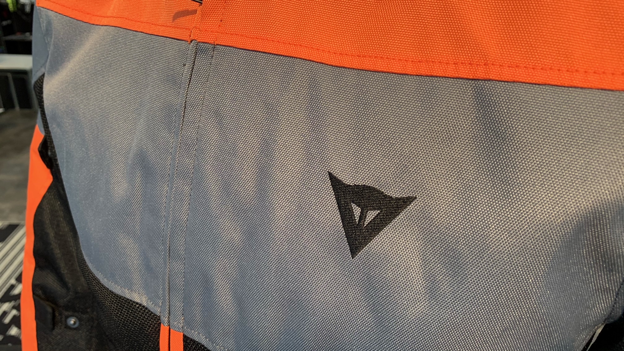 幅広いシーズンで活躍出来る新作ジャケット！【ELETTRICA AIR TEX】