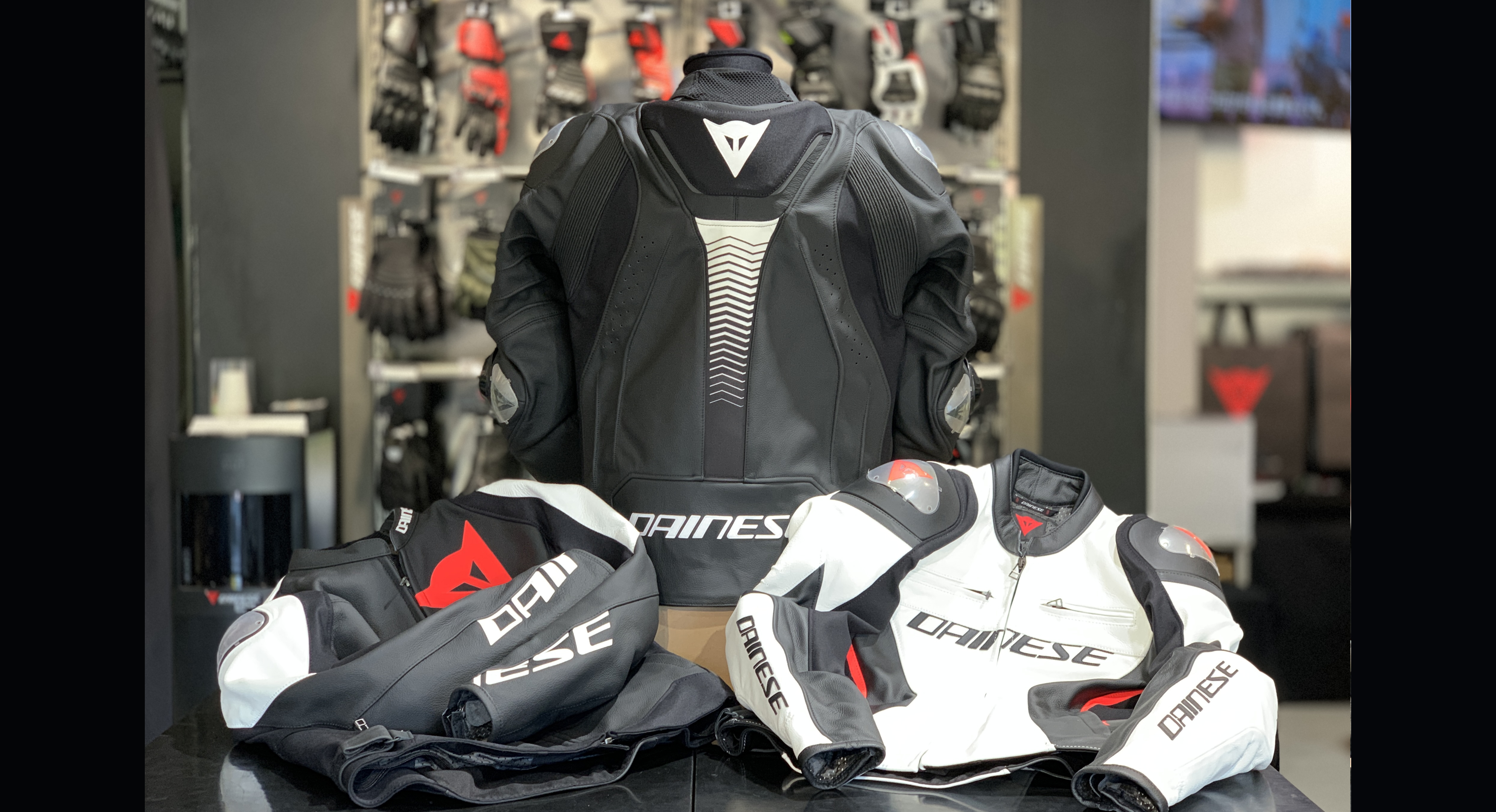 純正品☆DUCATI ドゥカティ DAINESE ダイネーゼ レザージャケット ブラック/50（M相当）◇バイクウェア シングルライダース 本革 送料無料 レザー