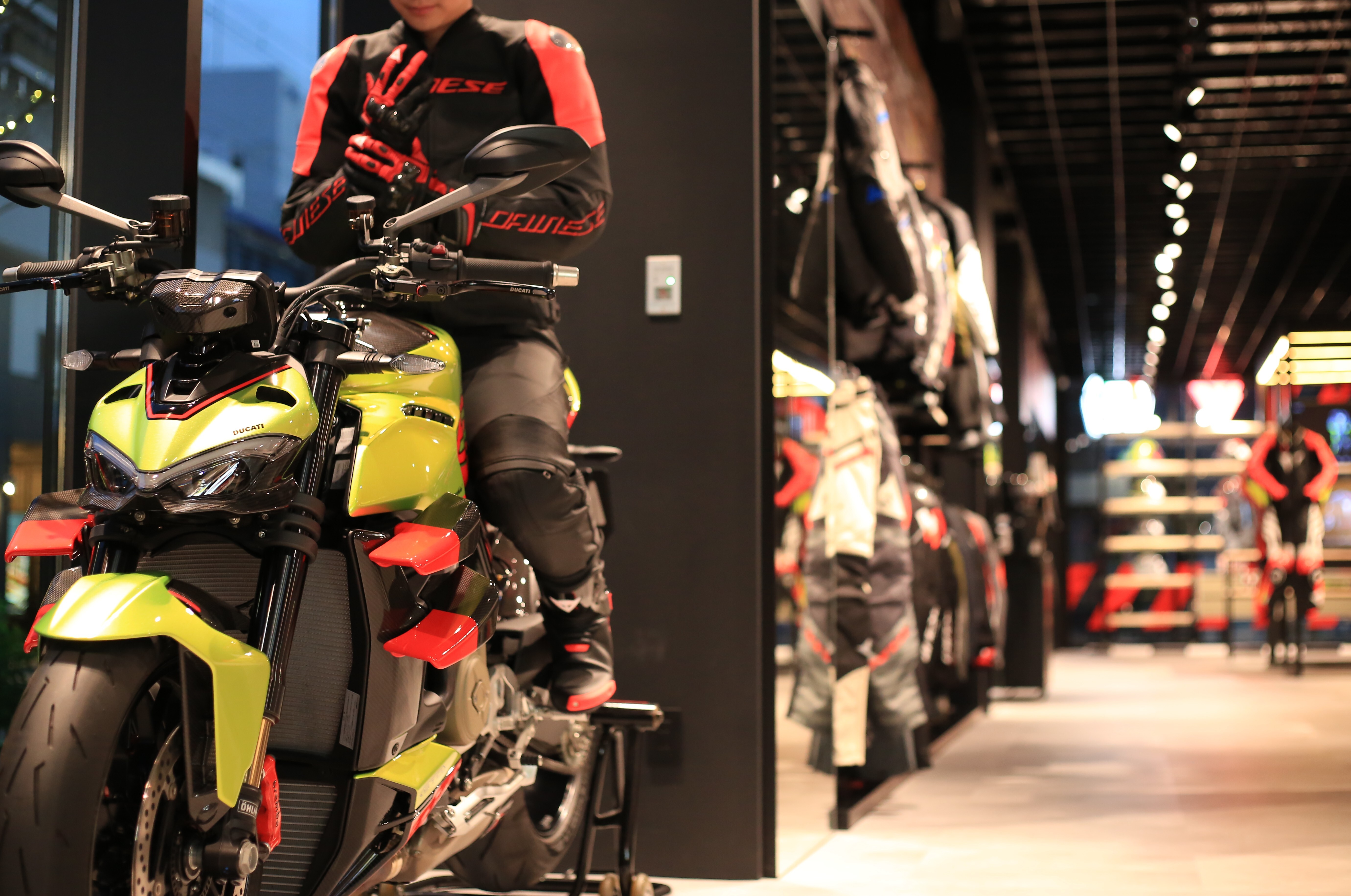 ダイネーゼ大阪 Dainese Osaka | オフィシャルWEBサイト | レザースーツ